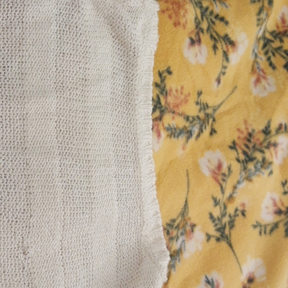 Cream cozy sweater - Picture 3 of 4